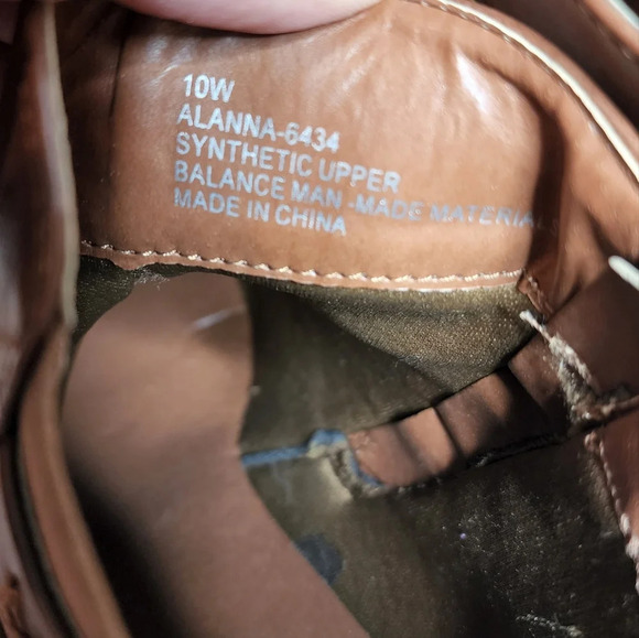 Cloudwalkers by Avenue brown booties. Women's size 10W. - Picture 4 of 14